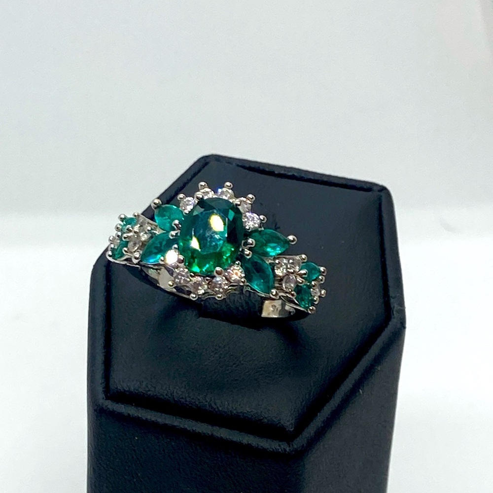 Vtg 925 Sterling Silver Green White CZ Huge Floral Cocktail Statement Ring Sz 9